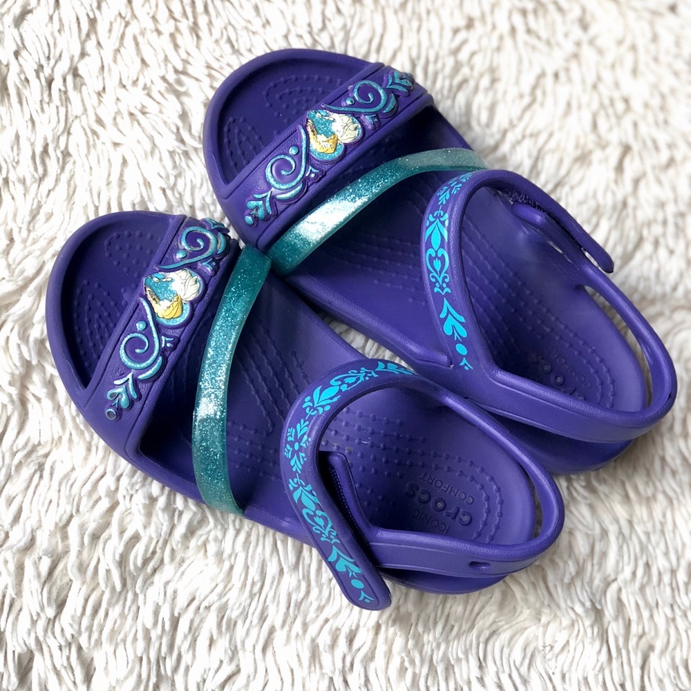 Frozen Elsa and Ana Crocs size C9 toddler sandals